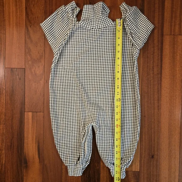 Kelly's Kids Black/white Houndstooth Kids One Piece Romper Apple Design - Picture 9 of 13